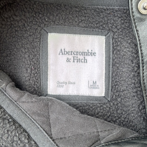 Abercrombie & Fitch fleece with faux leather accents - Picture 2 of 5